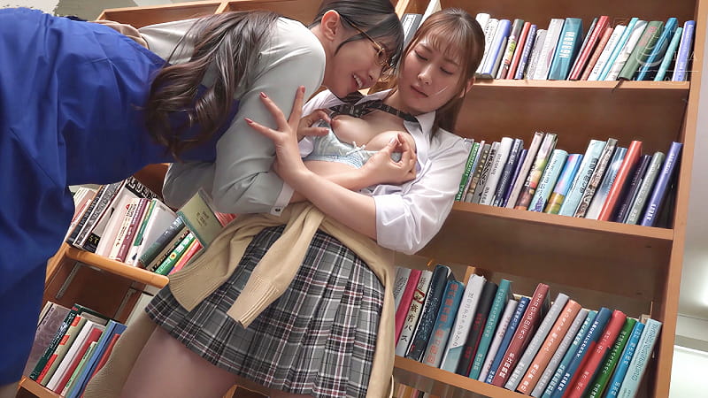 ノンケJKに乳首責めし乳首イキさせるレズビアン司書